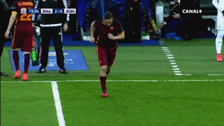 Standing ovation Totti: il Bernabeu omaggia i grandi campioni