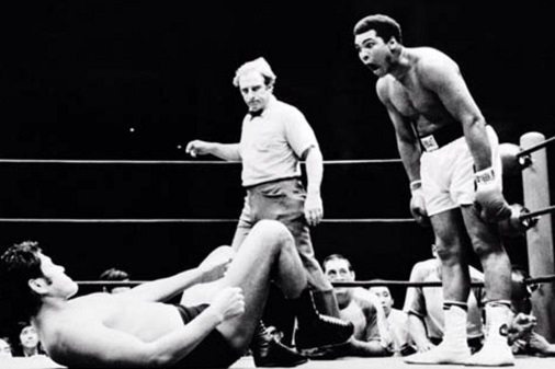 Addio Muhammad Ali, s’è spenta la leggenda della boxe