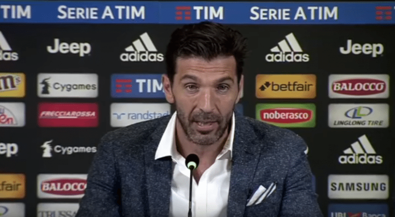 Gigi Buffon saluta la Juve dopo 17 anni