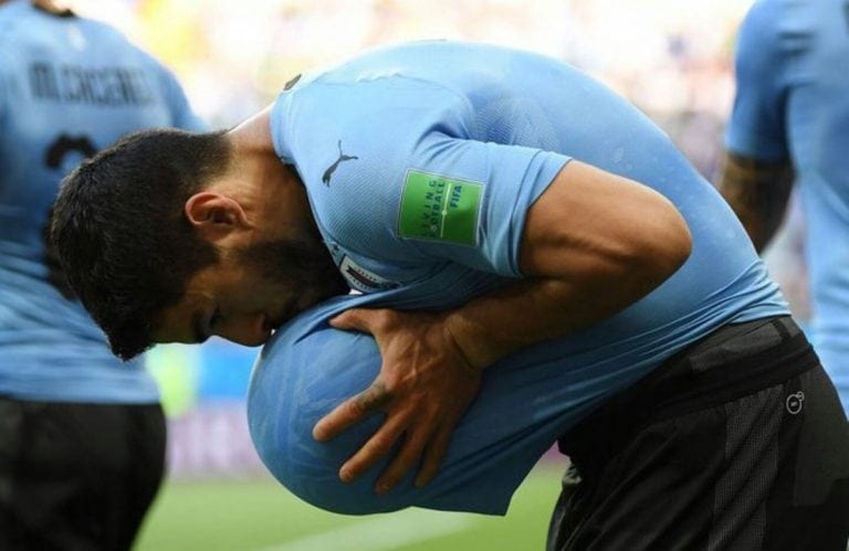 Russia 2018, Suarez porta l’Uruguay agli ottavi