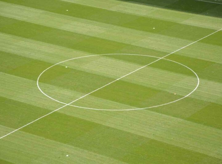 Campo di calcio vuoto