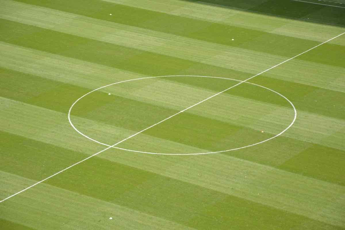 Campo di calcio vuoto