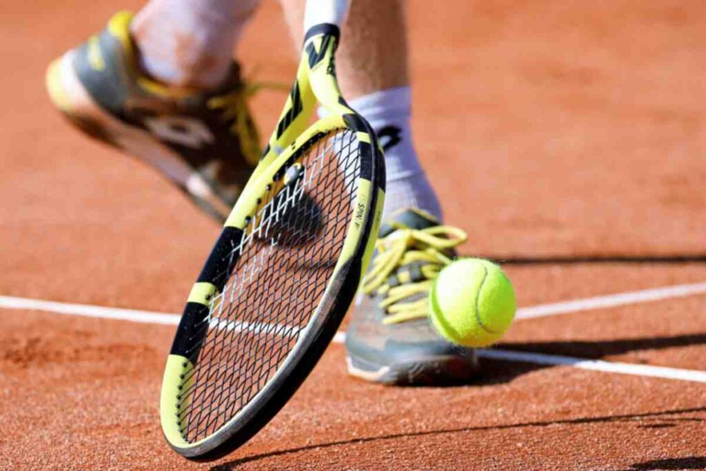 Giocatore di tennis in azione