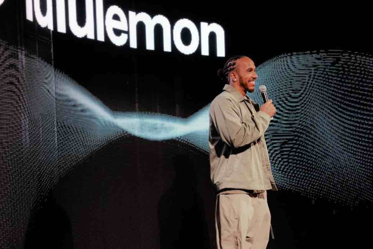 Lewis Hamilton criticato