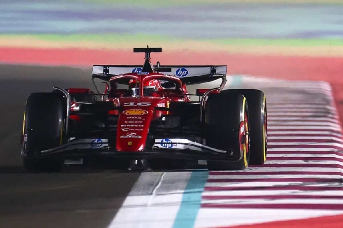 Hamilton e Ferrari disastrosi