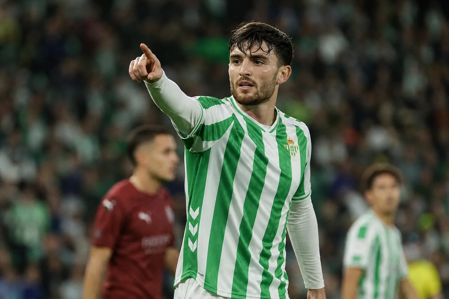 Manchester United, idea Parrott dal Betis: offerta da 30 milioni per gennaio